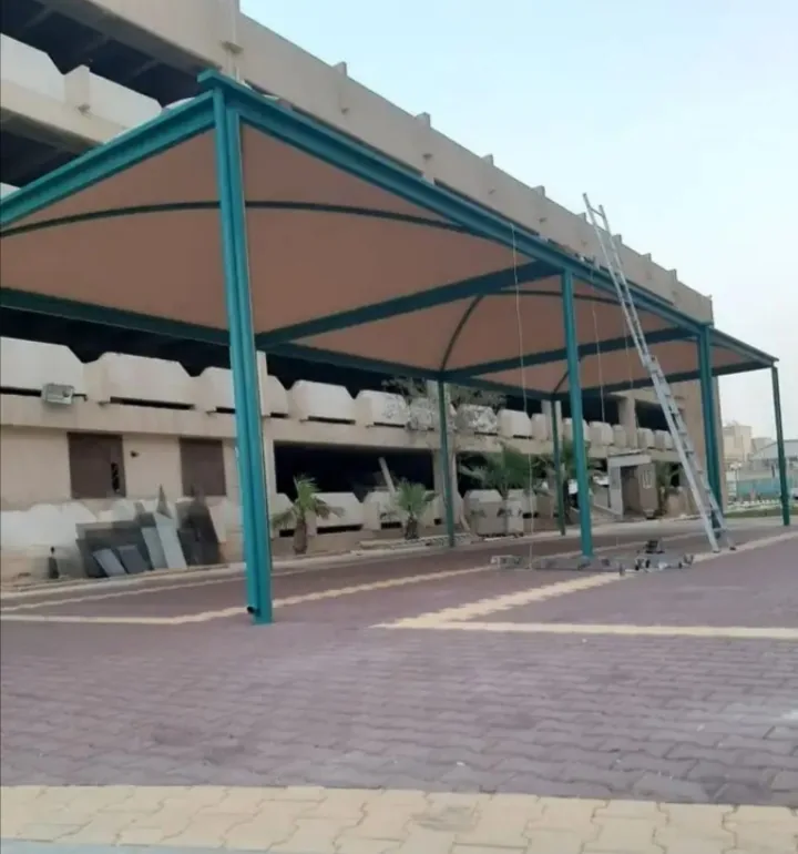 الهياكل المعدنية — 153