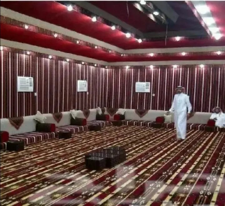 المحلات التجارية — 175